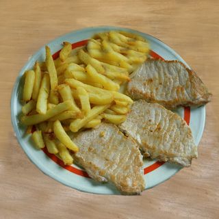 Lomo plancha con patatas fritas (infantil)