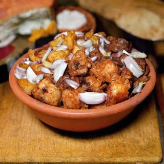 კარტოფილის ოჯახური ღორის ხორცით