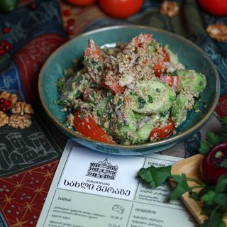 კახური სალათი ნიგვზით