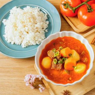 Com Bo Sot Vang- Carne de Vaca  Com Arroz de Jasmim