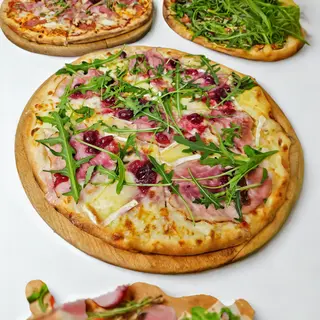 34. Pizza Ser na boczku 24cm