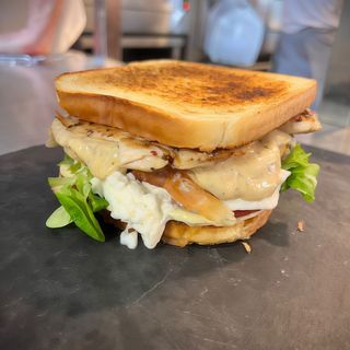 Sándwich Club Muelle