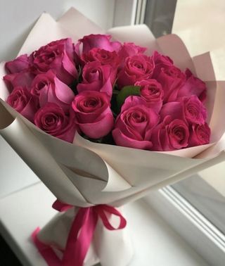 Romance Fuchsia – 20 Roses