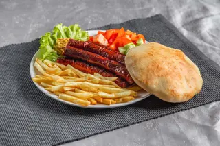 Roštiljska kobasica obrok