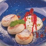 Классические сырники со сметанным кремом (170 гр.)