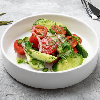 კიტრისა და პომიდვრის სალათი