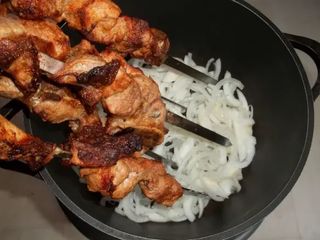 ღორის მწვადი კახურად