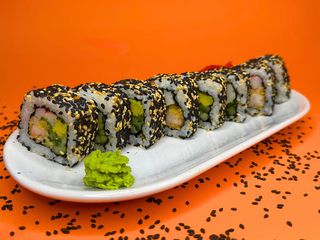 РОЛ КАЛІФОРНІЯ З КРАБОМ ТА КРЕВЕТКОЮ ТЕМПУРА (260 г)