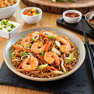 Noodles cu fructe de mare