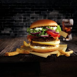 Double Méga burger du Maestro + Méga - Frites