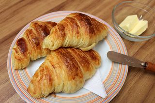 Croissant com Manteiga