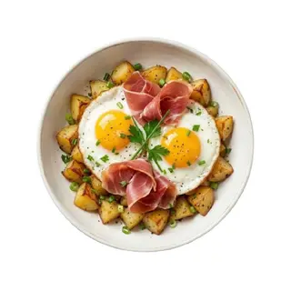 Patatas Salteadas Con Huevos Fritos Y Jamón