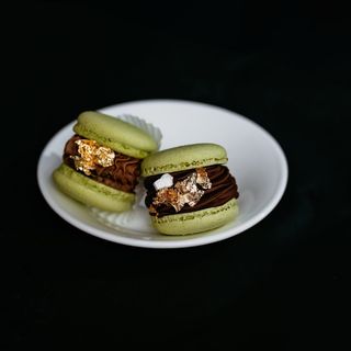 Макарон Дубайський шоколад