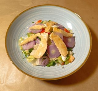 Salata cu branza hallumi