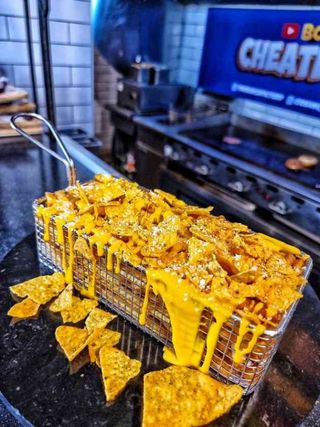 DORITOS NACHOS CHEESE LOADED FRIES 400g