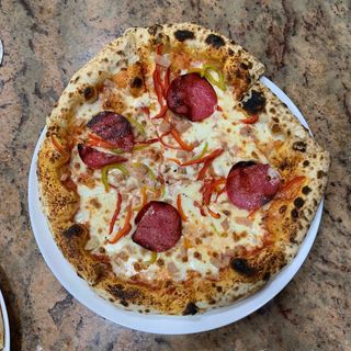 Pizza 4 Estaciones Pequeña