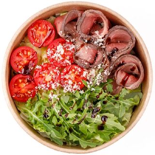 Салат з ростбіфом та трюфельною олією