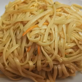 181-Tallarines fritos al salsa Thai