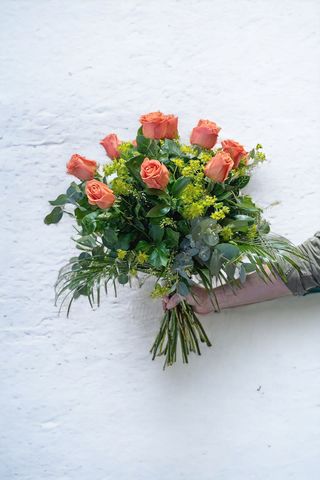 Ramo De Rosas Naranjas (6 Uds.)