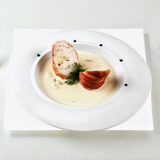 Rulou de pui cu sos de hribi