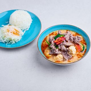 Wołowina w sosie curry thai