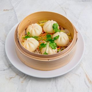 Pierogi po kantońsku 20 sztuk ze słodko kwaśnym sosem