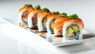 U4. Uramaki tonno con avocado