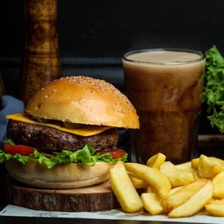 82. Menú Hamburguesa