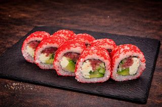 Каліфорнія в ікрі з тунцем