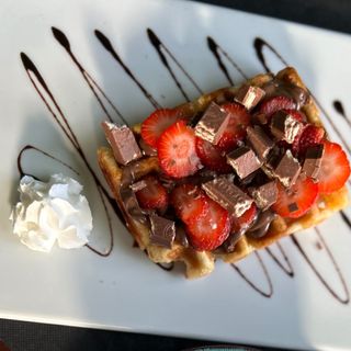 Gofre Con Nutella Y Fresa