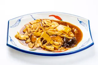 125 Pollo con funghi bambu