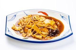 125 Pollo con funghi bambu