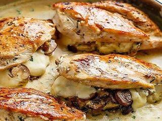 Пилешко филе с гъби и кашкавал