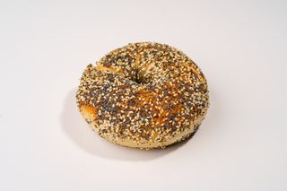 Bagel sa svim