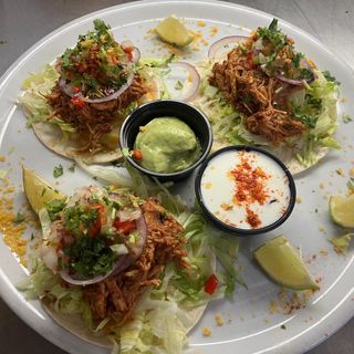 Trio de Tacos / Threes of Tacos