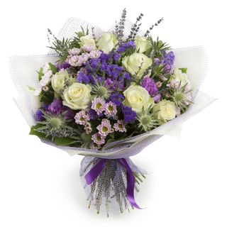 Ramo 10 rosas blancas con relleno color Lila