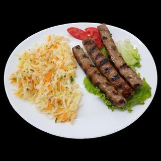 Кебапчета (3бр) две гарнитури питка и айрян