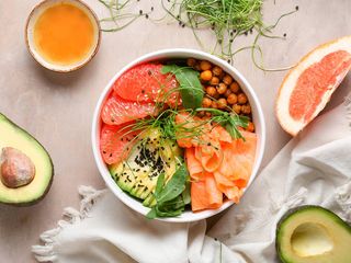 Սաղմոնով և սիսեռով բոուլ