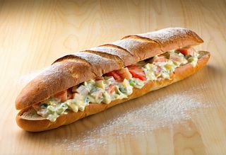 Panino con insalata di mare