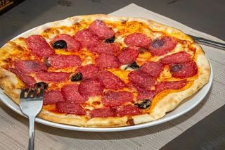 Піца Салямі (220г)