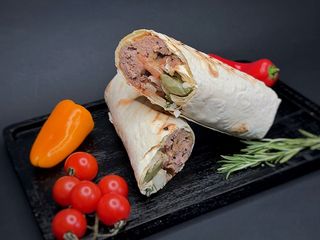 Люля - кебаб з куркою у лаваші