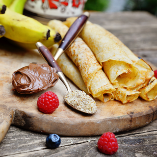 Clatita cu Nutella, banana si nuca