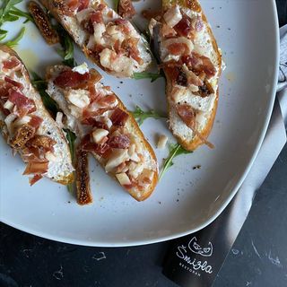 Bruskete sa pršutom