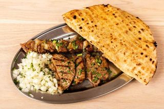 1/2 teleći ražnjići i 1/2 teleće šnicle