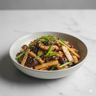 Funghi invernali e germogli di bambù saltati