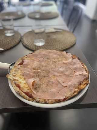 Pizza Bikini (33 Cm.)