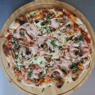 პიცა ლორით და სოკოთი