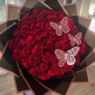 100 roges rouges. Lux 