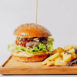 Double burger i pomfrit