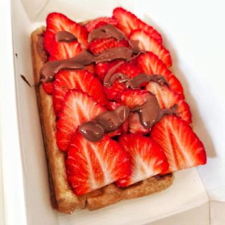 Waffle Liège Milka Morangos